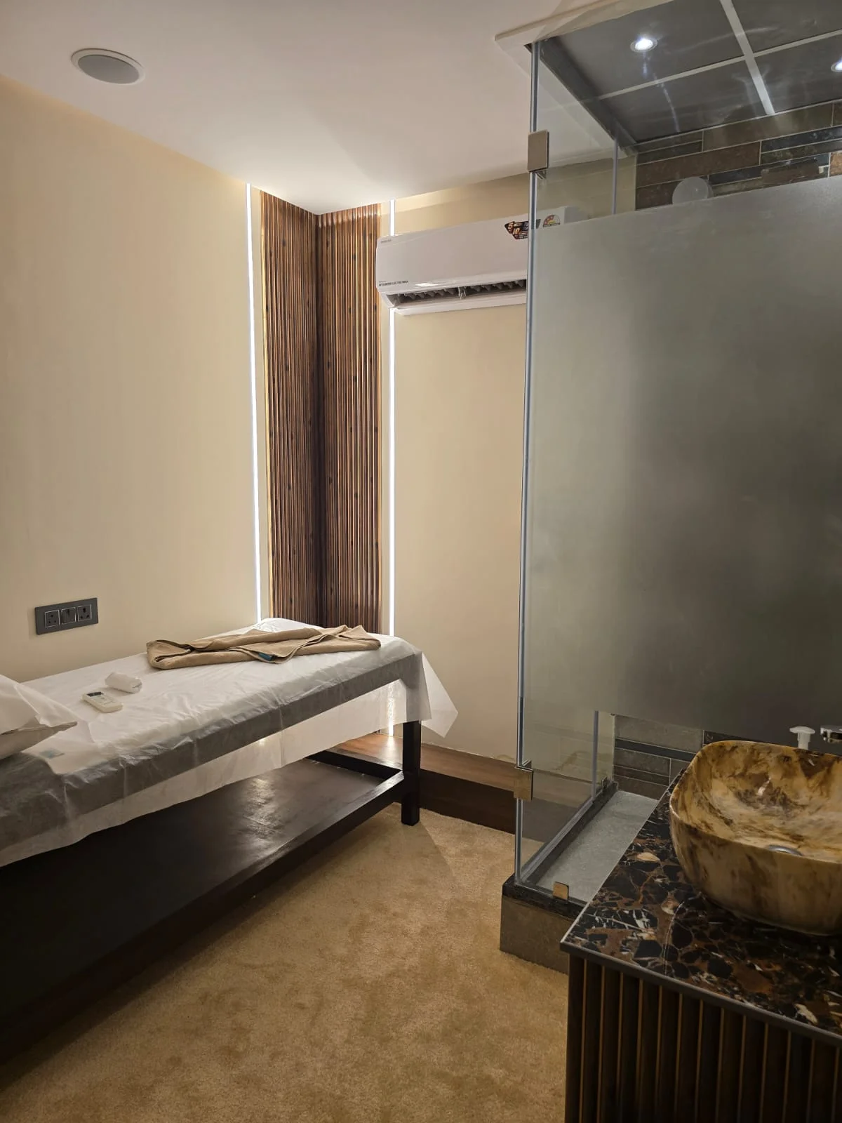 Private Suite at Modern Zen Spa & Lounge DLF Phase IV Gurugram